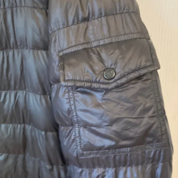 The North Face Quilted Black Hooded Jacket - Picture 5 of 12
